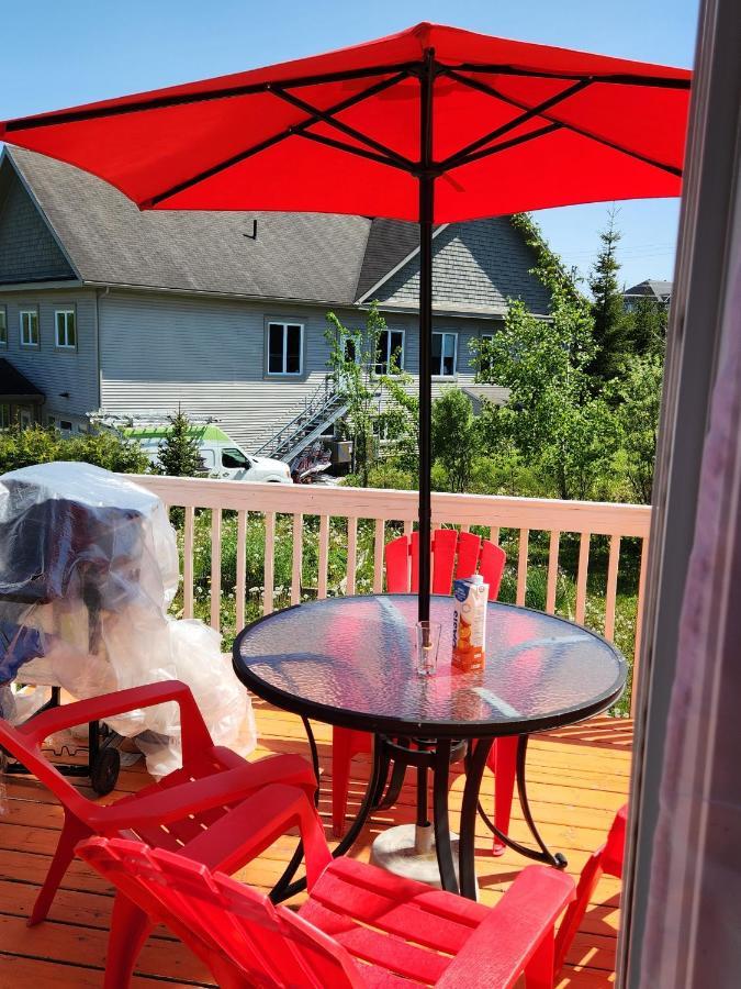 Maison Chaleureuse, Energetique Et Florale Sherbrooke Luaran gambar
